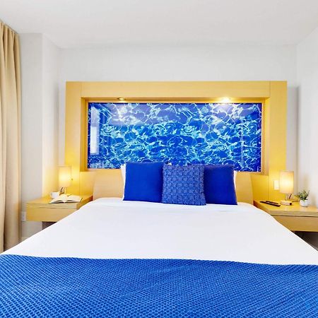 Beachfront Resort - Pool - Ocean View Balcony- Gym ไมอามีบีช ภายนอก รูปภาพ