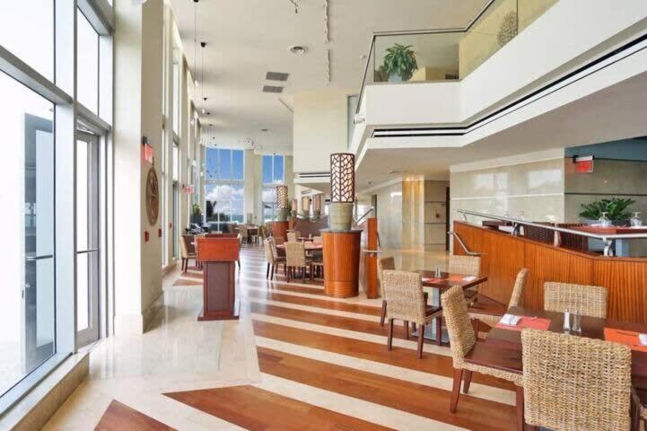 Beachfront Resort - Pool - Ocean View Balcony- Gym ไมอามีบีช ภายนอก รูปภาพ
