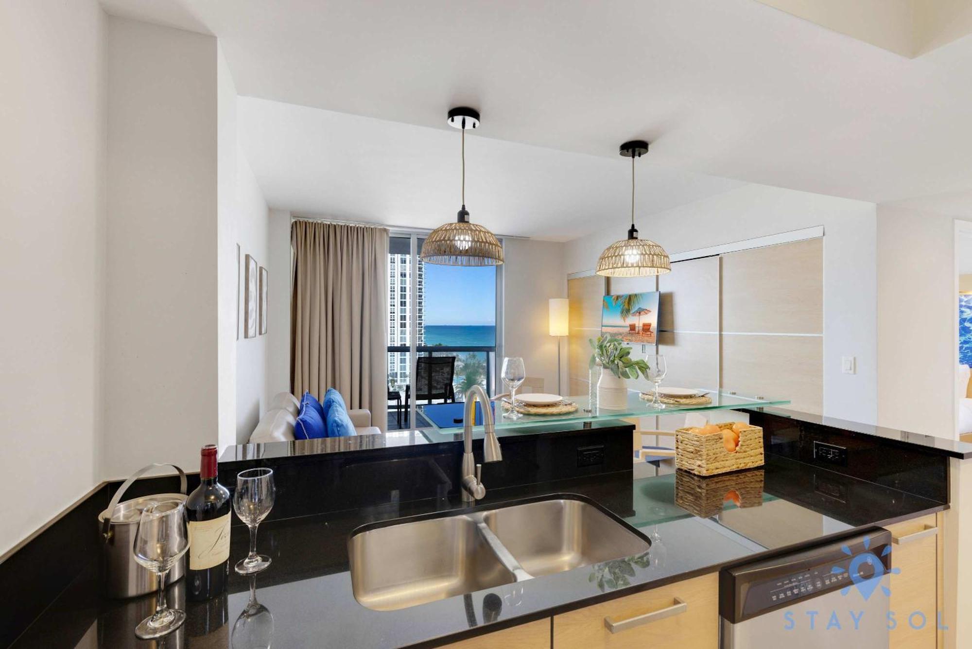 Beachfront Resort - Pool - Ocean View Balcony- Gym ไมอามีบีช ภายนอก รูปภาพ